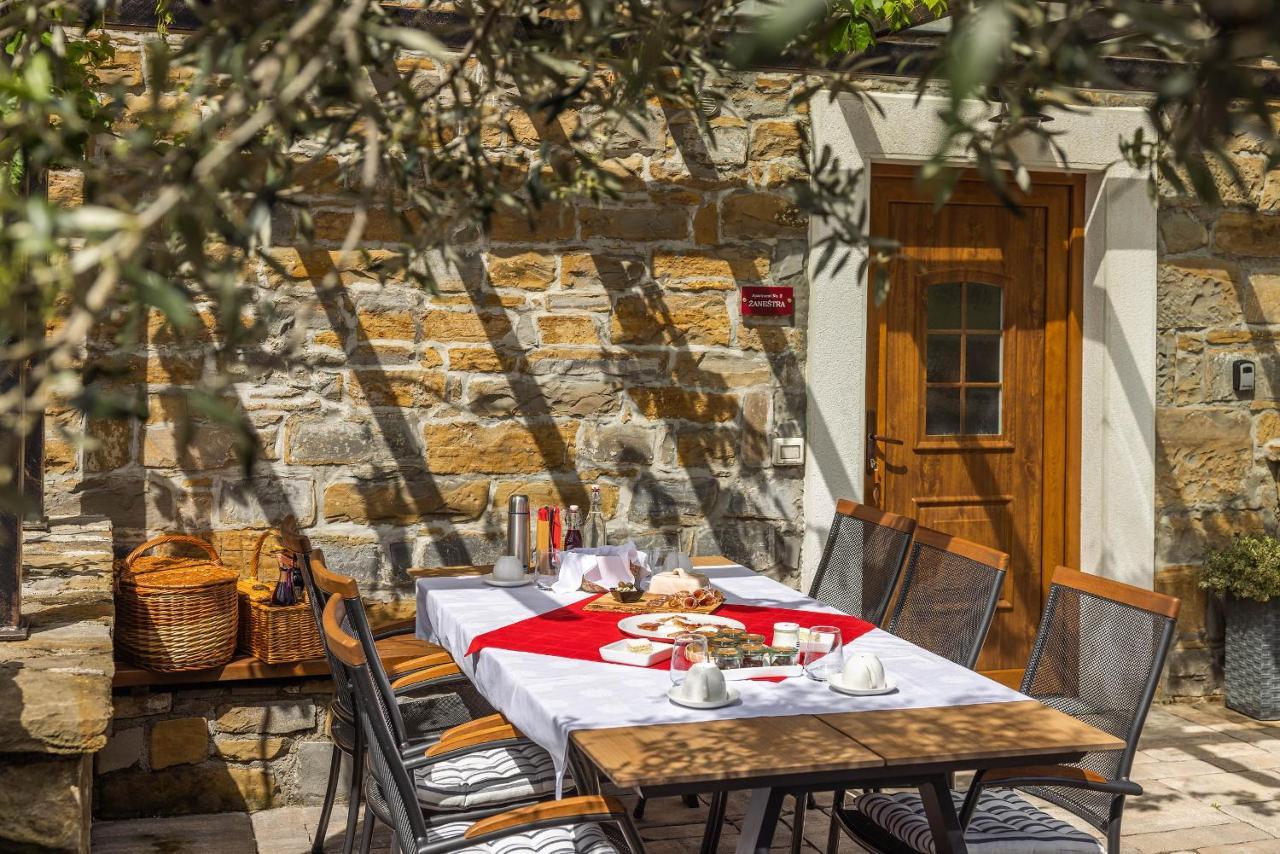 Touristfarm - Apartments "Red Fairytale" Marezige Exteriér fotografie
