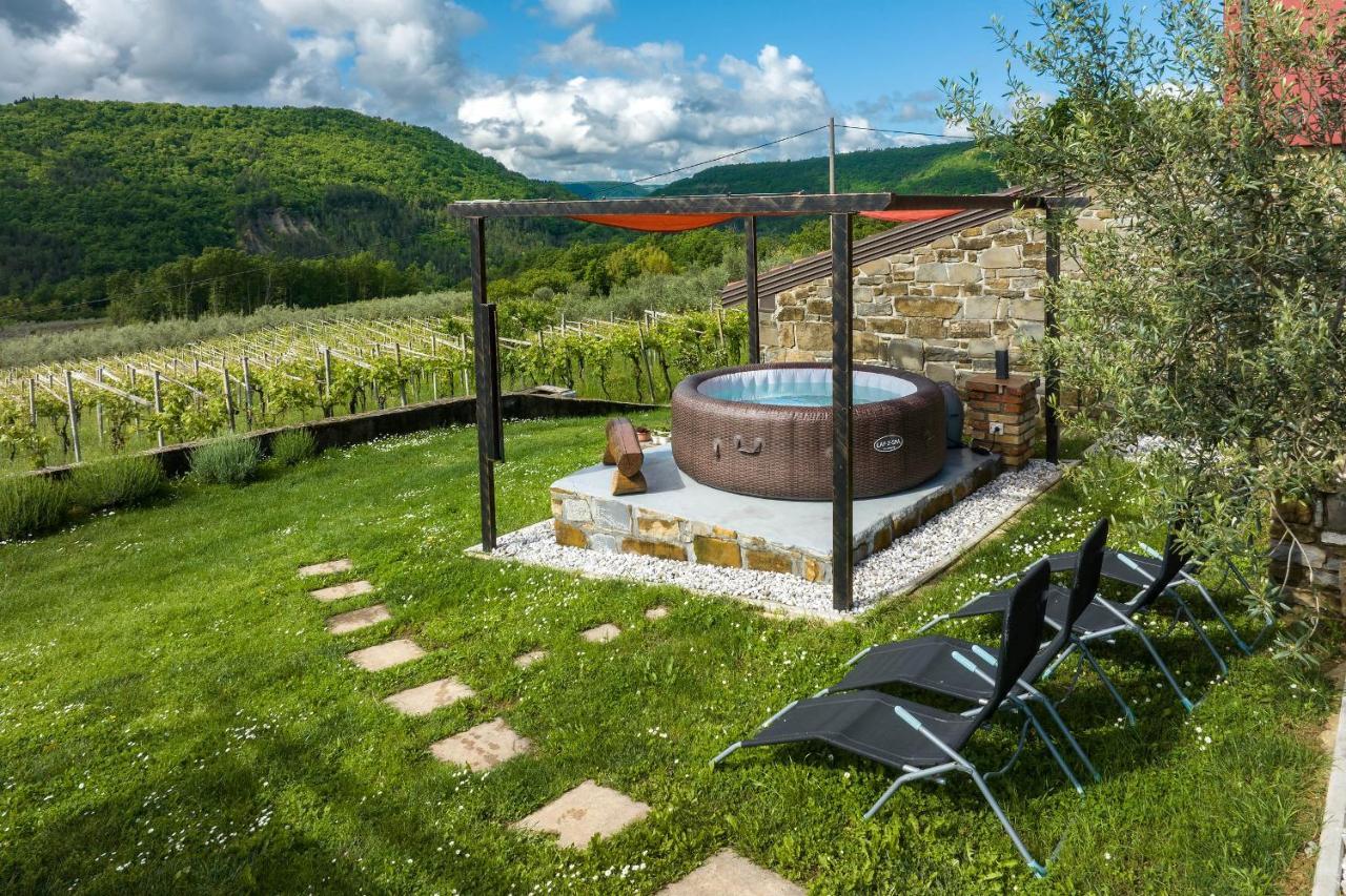 Touristfarm - Apartments "Red Fairytale" Marezige Exteriér fotografie