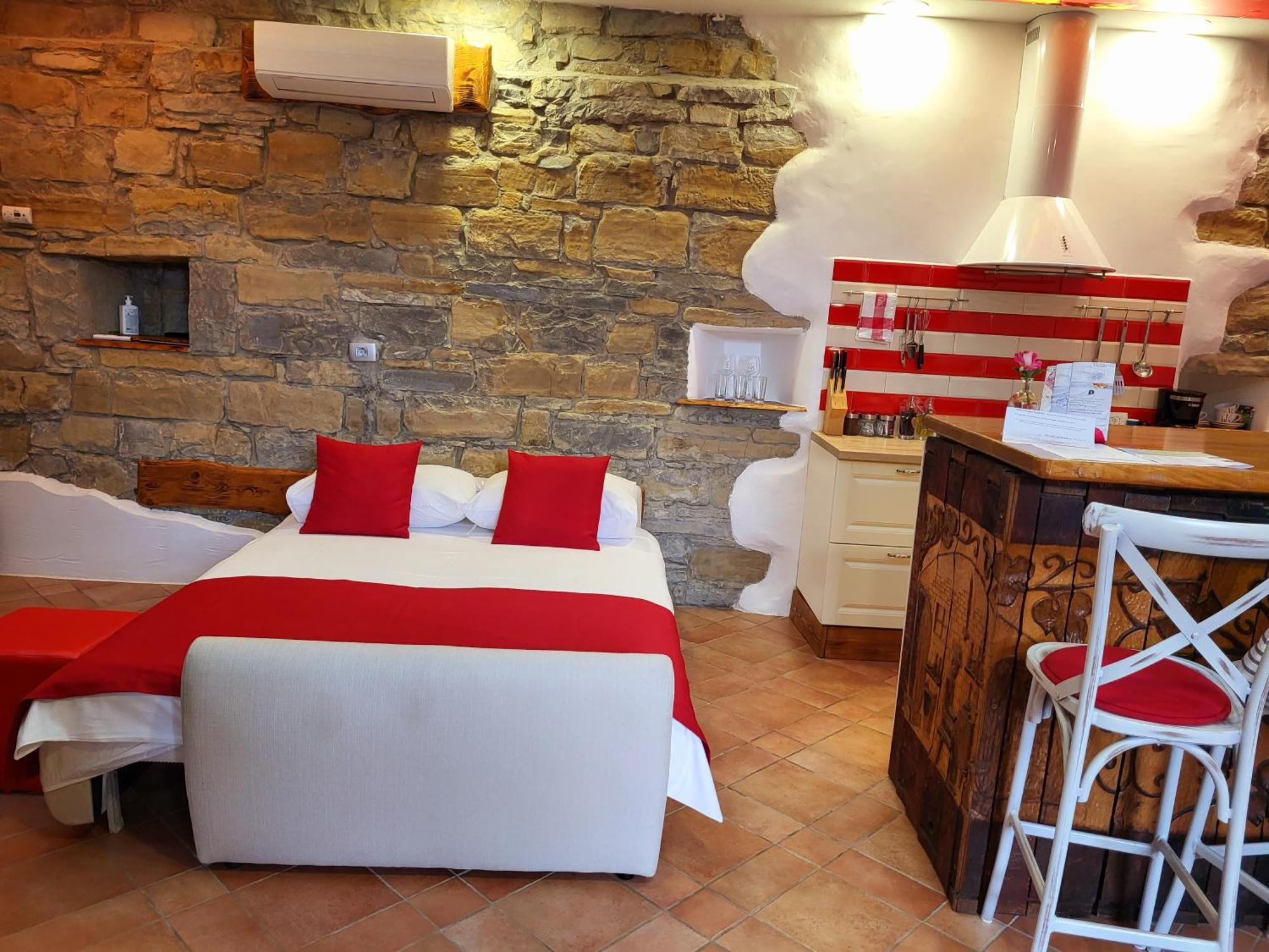 Touristfarm - Apartments "Red Fairytale" Marezige Exteriér fotografie