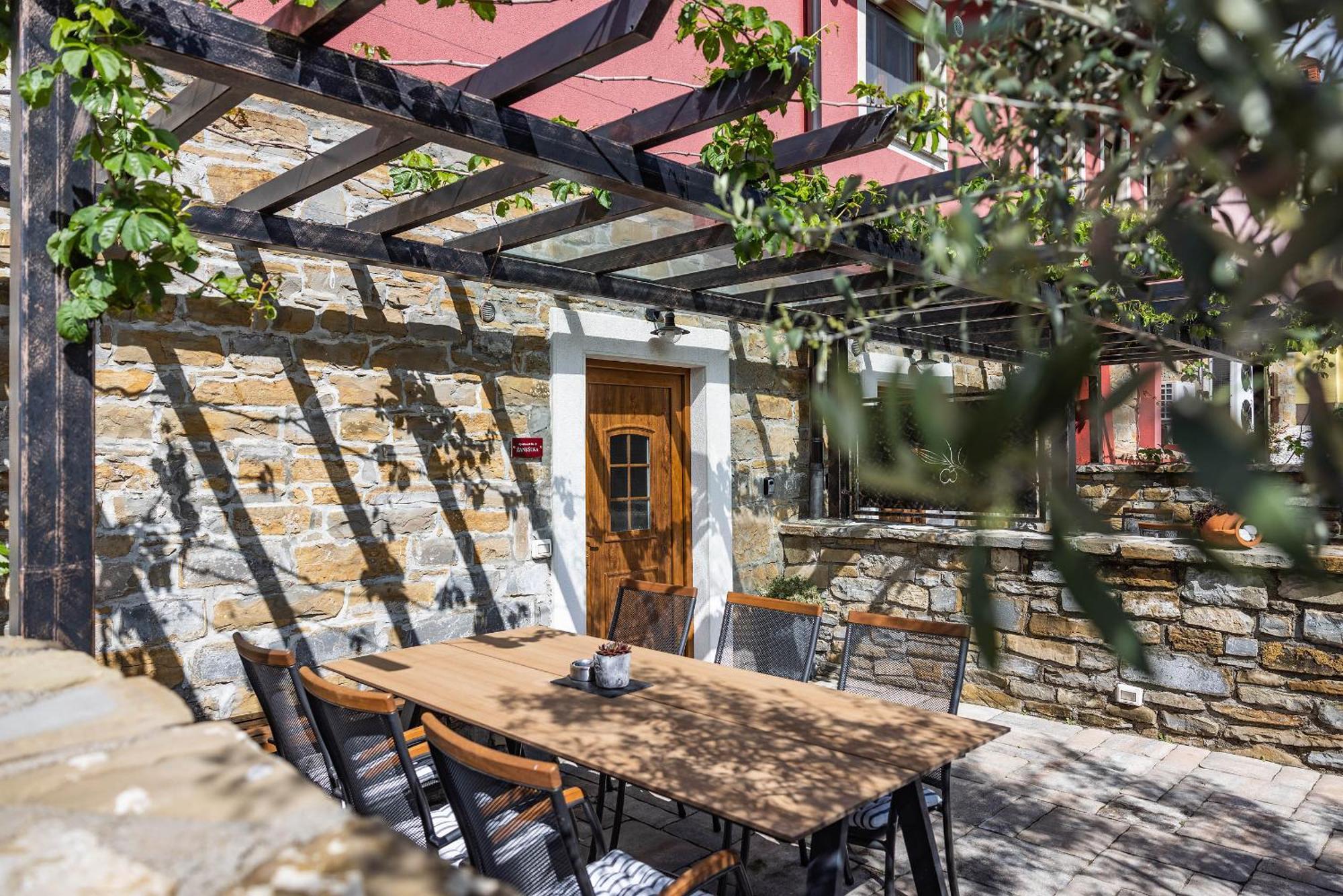 Touristfarm - Apartments "Red Fairytale" Marezige Pokoj fotografie